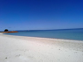  Busselton Beachfront  Бюссельтон